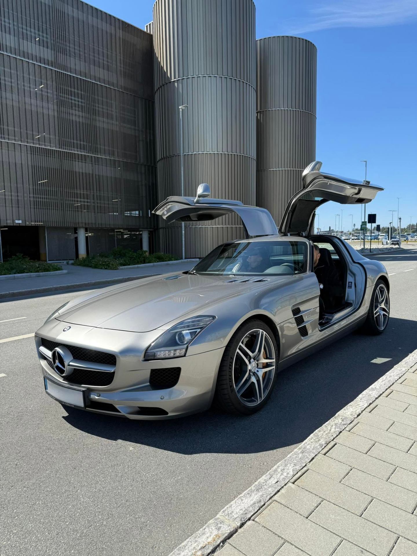 Mercedes-Benz SLS AMG
